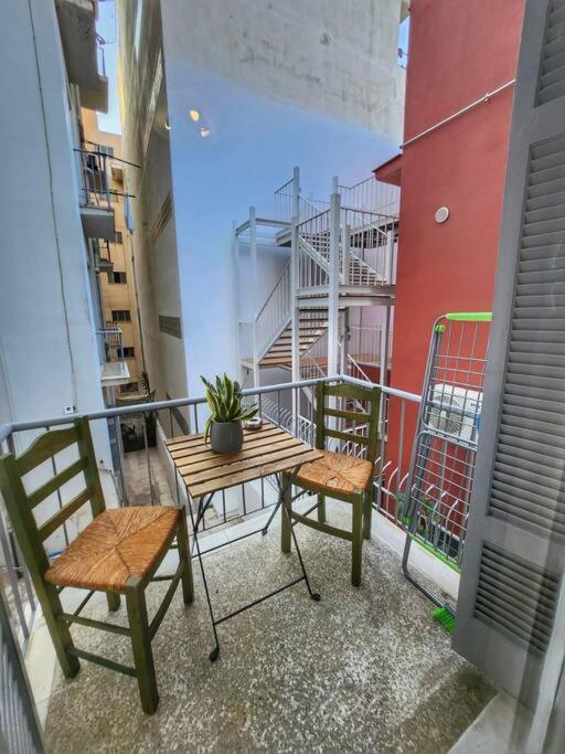 Ilyssos - Boho Stylish Apt- Hilton Area เอเธนส์ ภายนอก รูปภาพ