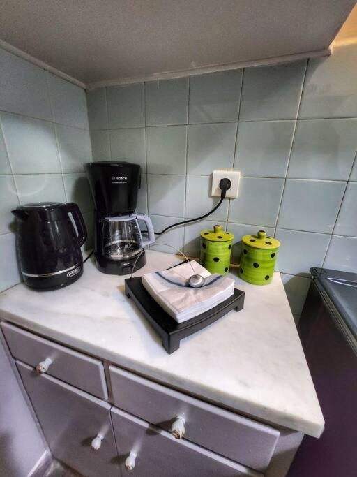 Ilyssos - Boho Stylish Apt- Hilton Area เอเธนส์ ภายนอก รูปภาพ