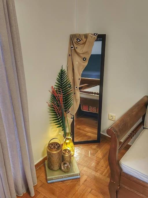 Ilyssos - Boho Stylish Apt- Hilton Area เอเธนส์ ภายนอก รูปภาพ