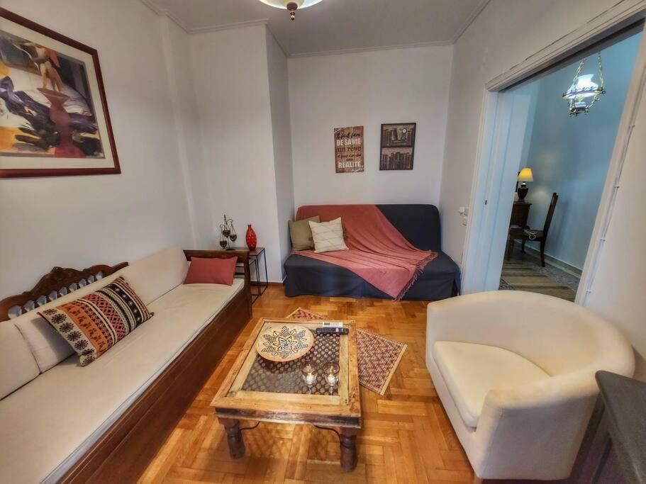 Ilyssos - Boho Stylish Apt- Hilton Area เอเธนส์ ภายนอก รูปภาพ